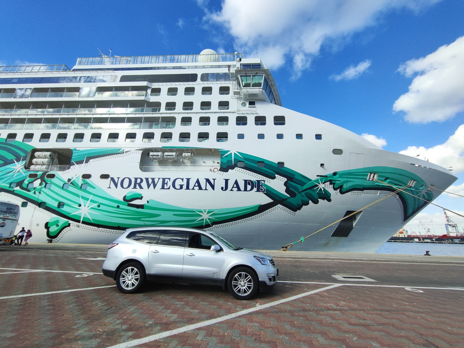 Tour vehicle ready at the Norwegian Jade cruise ship port