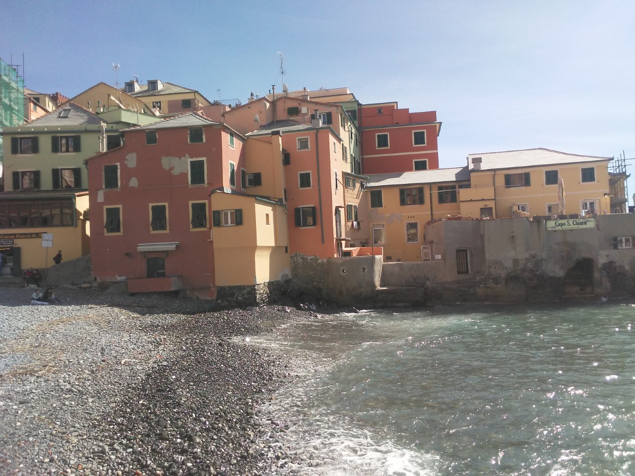 Boccadasse fishing village with colorful houses