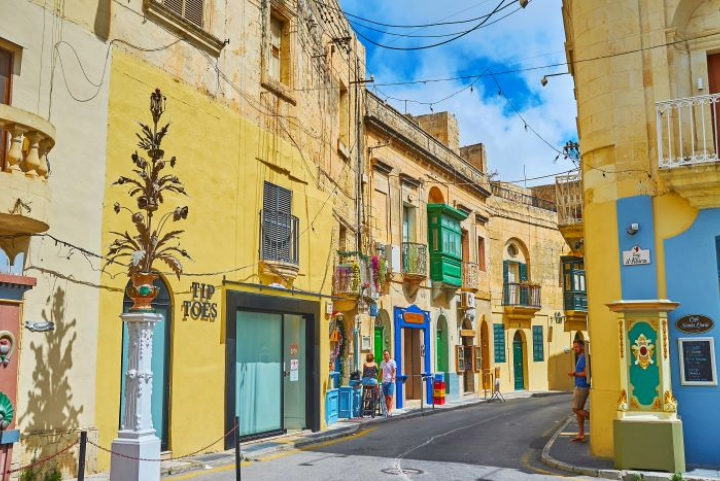 Colorful streets and balconies in Malta