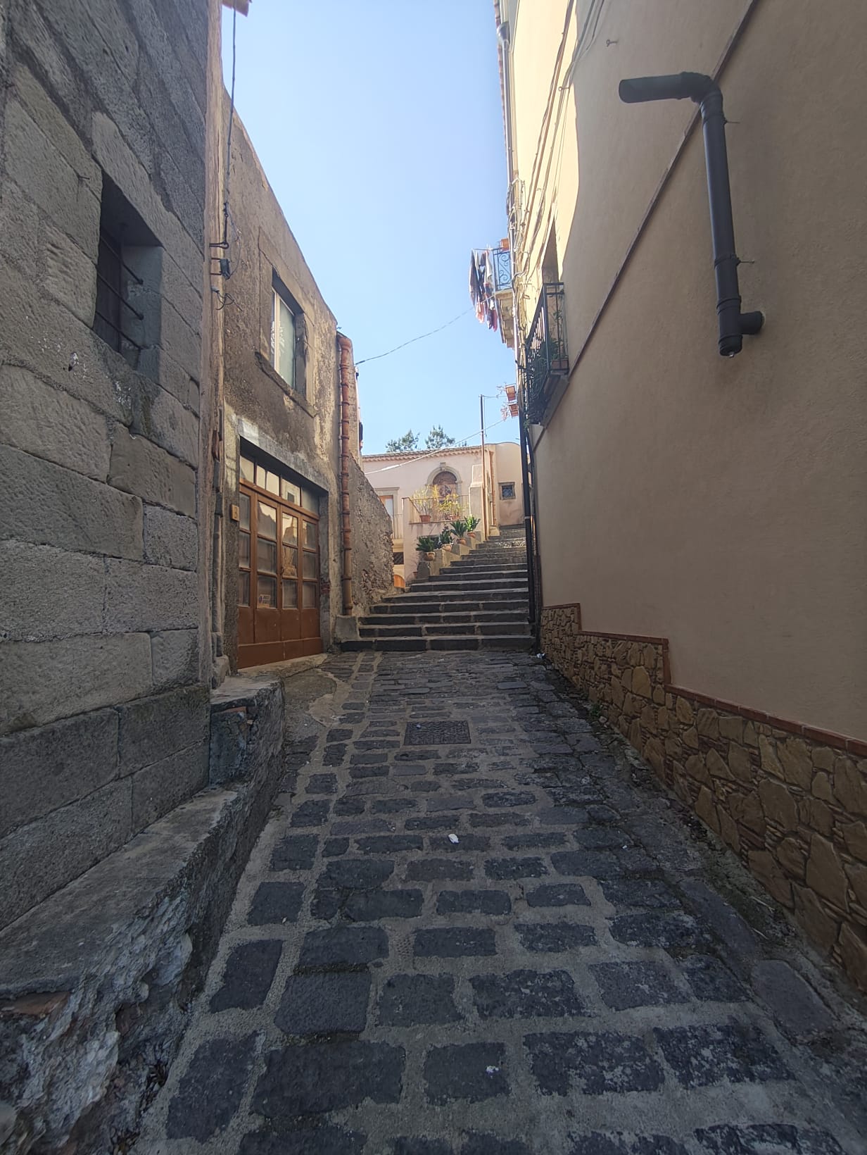 Medieval cobblestone alley in Savoca